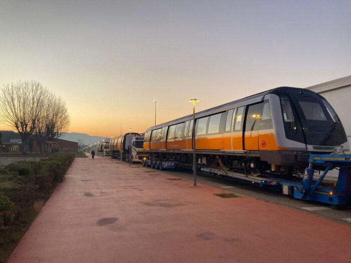 "Here’s a last shot of our first CCL train, as it made its way to Barcelona’s shipping port!" (Photo: LTA)