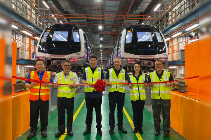 Acting Minister for Transport Chee Hong Tat with representatives from LTA, SBS Transit and Alstom. (Image: LTA/Facebook)