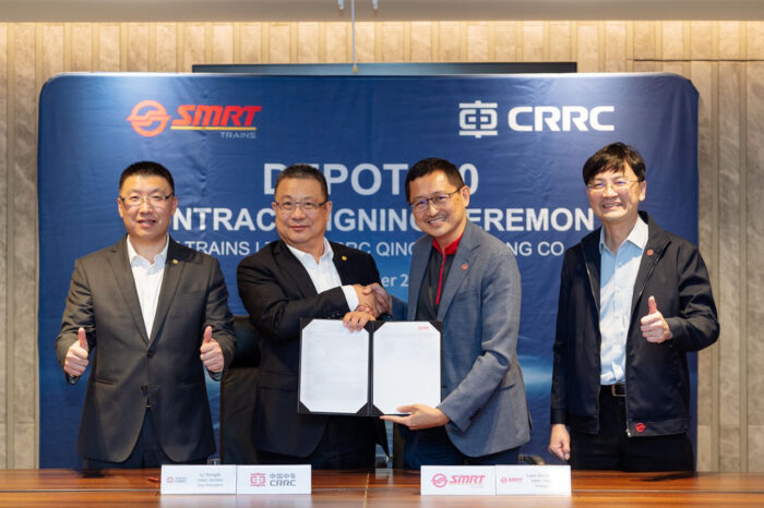 President of CRRC Sifang, Ma Lijun (far left), Vice President of CRRC Sifang, Li Yongle (left), President of SMRT Trains, Lam Sheau Kai (right) and Group CEO of SMRT Corporation, Ngien Hoon Ping (far right), at the Signing Ceremony of the Bishan Depot Upgrading Project. (Image: SMRT/Facebook)